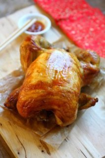 Chinese roast chicken recipe. Flavorful, juicy, and absolutely mouthwatering, and it's quick and easy to make for the entire family! | rasamalaysia.com