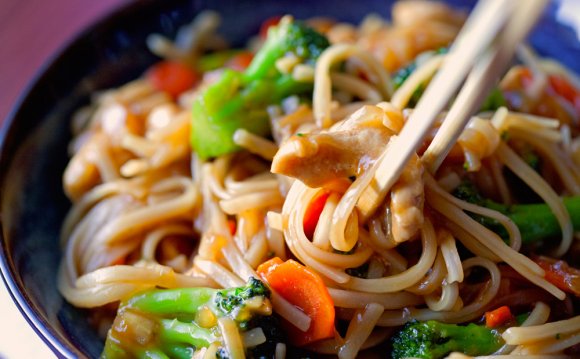 Chinese food Recipes with Chicken and noodles