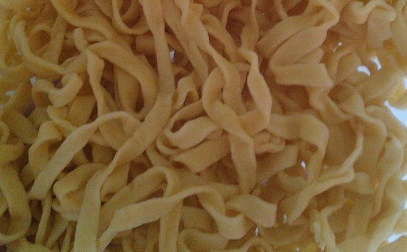 How to make Low Mein noodles?