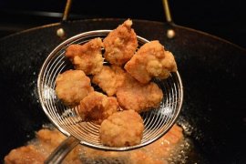 Sweet and sour pork frying