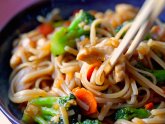 Chinese food Recipes with Chicken and noodles